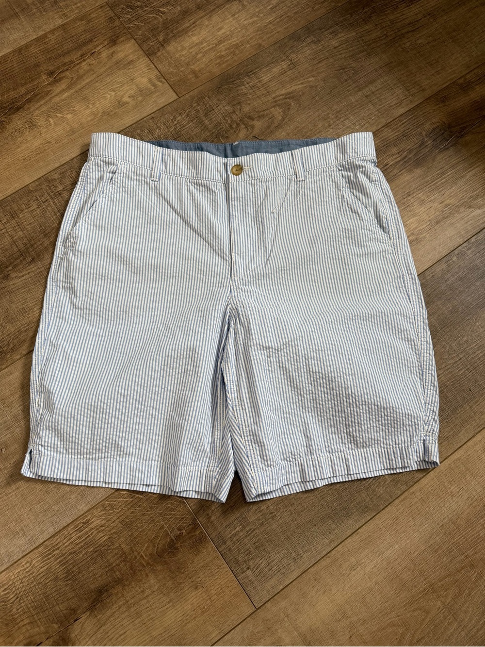 Womens size 16 LL Bean Blue & White Seersucker Shorts